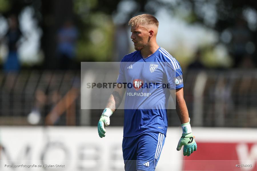 Lukas Wenzel, sport, action, Willy-Sachs-Stadion, SpVgg Greuther Fürth II, Schweinfurt, Saison 2023/2024, SGF, Regionalliga Bayern, Fussball, FCS, BFV, 5. Spieltag, 19.08.2023, 1. FC Schweinfurt 1905 - Bild-ID: 2374993
