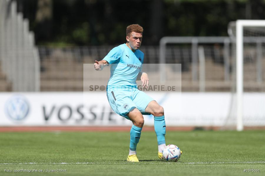 Oliver Fobassam Nawe, sport, action, Willy-Sachs-Stadion, SpVgg Greuther Fürth II, Schweinfurt, Saison 2023/2024, SGF, Regionalliga Bayern, Fussball, FCS, BFV, 5. Spieltag, 19.08.2023, 1. FC Schweinfurt 1905 - Bild-ID: 2375031