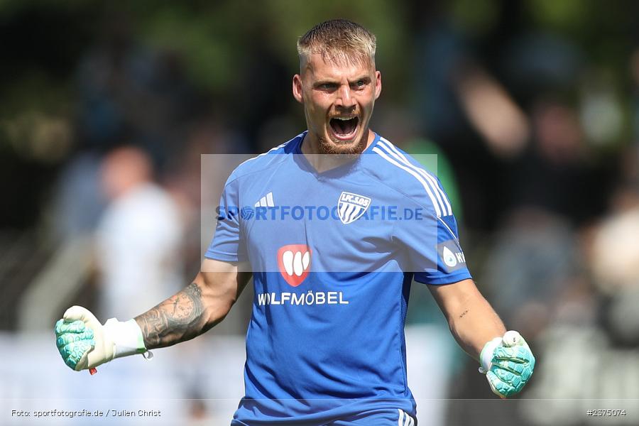 Lukas Wenzel, sport, action, Willy-Sachs-Stadion, SpVgg Greuther Fürth II, Schweinfurt, Saison 2023/2024, SGF, Regionalliga Bayern, Fussball, FCS, BFV, 5. Spieltag, 19.08.2023, 1. FC Schweinfurt 1905 - Bild-ID: 2375074
