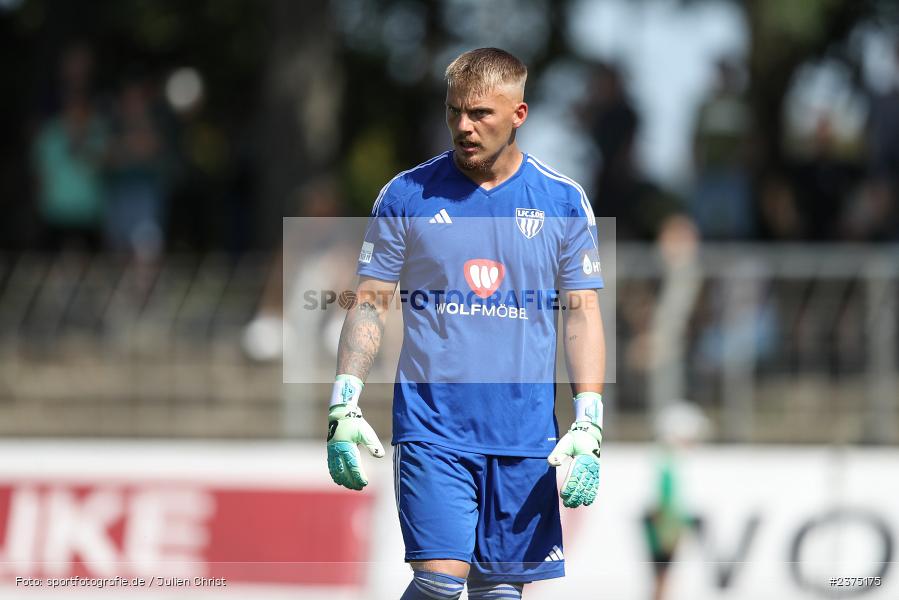 Lukas Wenzel, sport, action, Willy-Sachs-Stadion, SpVgg Greuther Fürth II, Schweinfurt, Saison 2023/2024, SGF, Regionalliga Bayern, Fussball, FCS, BFV, 5. Spieltag, 19.08.2023, 1. FC Schweinfurt 1905 - Bild-ID: 2375175