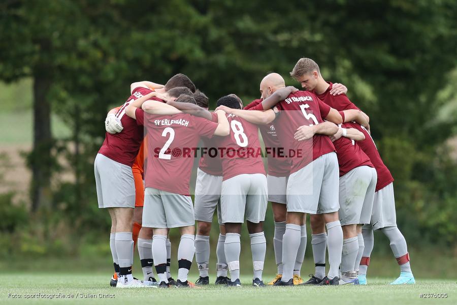 Mannschaftskreis, Sportgelände, Erlenbach, 26.08.2023, sport, action, BFV, Fussball, Saison 2023/2024, 3. Spieltag, Gruppe 4, Kreisklasse Würzburg, SCS, SVE, SC Schollbrunn, SV Erlenbach - Bild-ID: 2376005