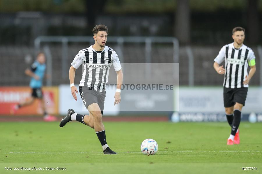Edin Hyseni, sport, action, Willy-Sachs-Stadion, Schweinfurt, Saison 2023/2024, SVW, SV Wacker Burghausen, Regionalliga Bayern, Fussball, FCS, BFV, 9. Spieltag, 1. FC Schweinfurt 1905, 08.09.2023 - Bild-ID: 2377741