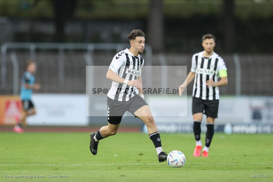 Edin Hyseni, sport, action, Willy-Sachs-Stadion, Schweinfurt, Saison 2023/2024, SVW, SV Wacker Burghausen, Regionalliga Bayern, Fussball, FCS, BFV, 9. Spieltag, 1. FC Schweinfurt 1905, 08.09.2023 - Bild-ID: 2377742