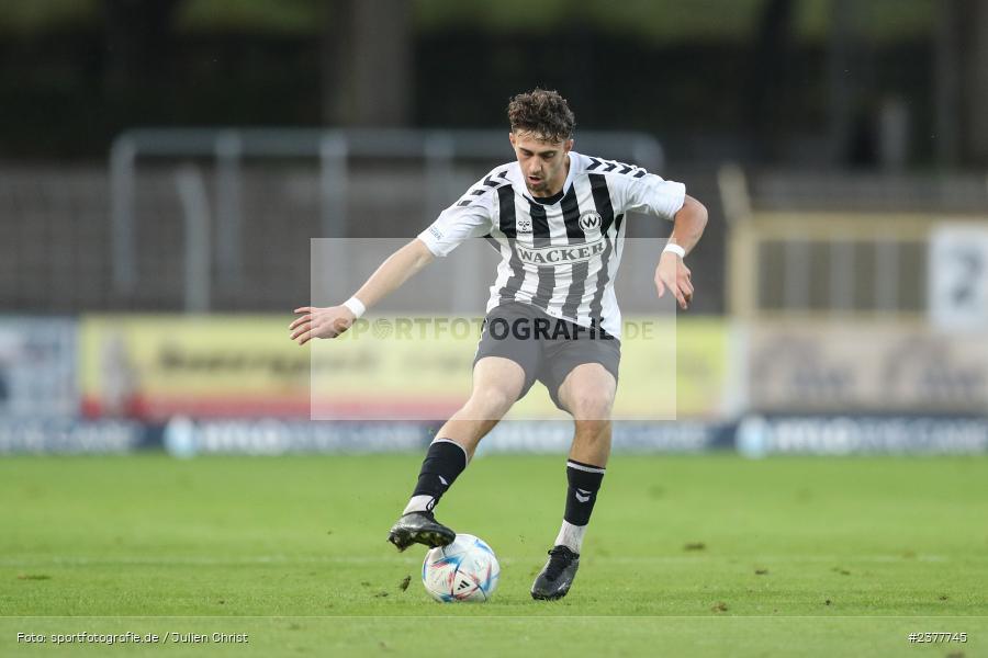 Edin Hyseni, sport, action, Willy-Sachs-Stadion, Schweinfurt, Saison 2023/2024, SVW, SV Wacker Burghausen, Regionalliga Bayern, Fussball, FCS, BFV, 9. Spieltag, 1. FC Schweinfurt 1905, 08.09.2023 - Bild-ID: 2377745