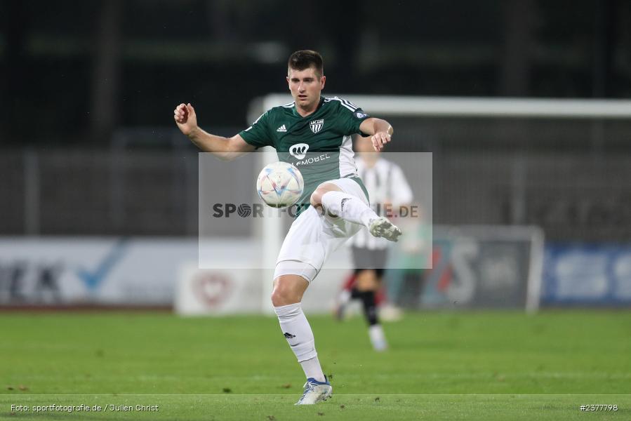 Kevin Fery, sport, action, Willy-Sachs-Stadion, Schweinfurt, Saison 2023/2024, SVW, SV Wacker Burghausen, Regionalliga Bayern, Fussball, FCS, BFV, 9. Spieltag, 1. FC Schweinfurt 1905, 08.09.2023 - Bild-ID: 2377798