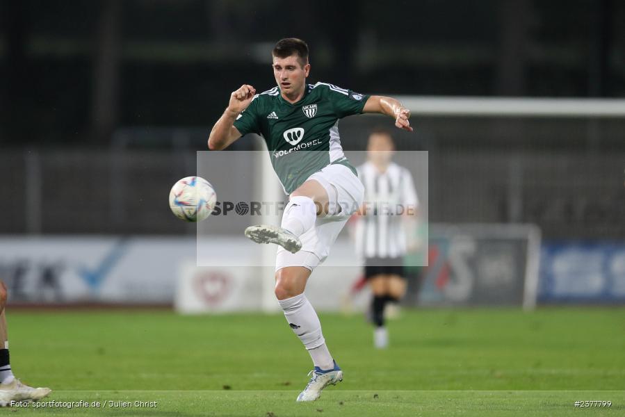 Kevin Fery, sport, action, Willy-Sachs-Stadion, Schweinfurt, Saison 2023/2024, SVW, SV Wacker Burghausen, Regionalliga Bayern, Fussball, FCS, BFV, 9. Spieltag, 1. FC Schweinfurt 1905, 08.09.2023 - Bild-ID: 2377799