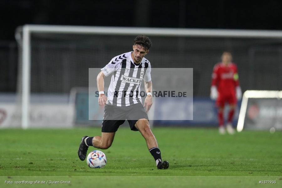 Edin Hyseni, sport, action, Willy-Sachs-Stadion, Schweinfurt, Saison 2023/2024, SVW, SV Wacker Burghausen, Regionalliga Bayern, Fussball, FCS, BFV, 9. Spieltag, 1. FC Schweinfurt 1905, 08.09.2023 - Bild-ID: 2377903