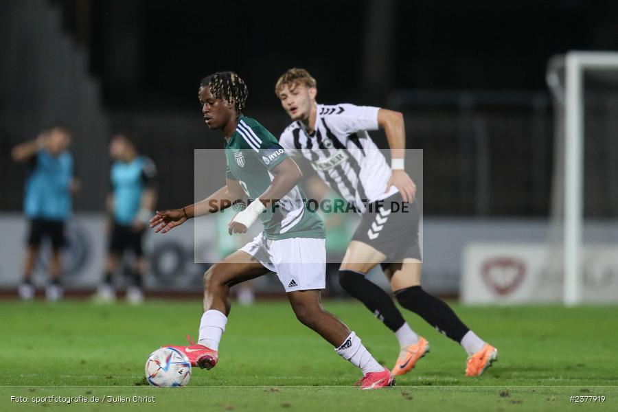 Hans Anapak-Baka, sport, action, Willy-Sachs-Stadion, Schweinfurt, Saison 2023/2024, SVW, SV Wacker Burghausen, Regionalliga Bayern, Fussball, FCS, BFV, 9. Spieltag, 1. FC Schweinfurt 1905, 08.09.2023 - Bild-ID: 2377919