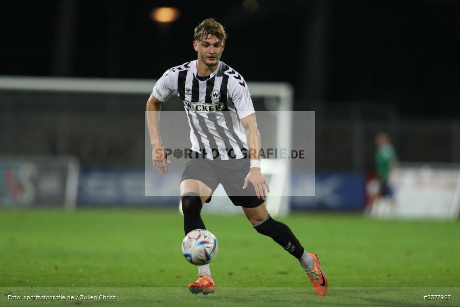 Jasper Maljojoki, sport, action, Willy-Sachs-Stadion, Schweinfurt, Saison 2023/2024, SVW, SV Wacker Burghausen, Regionalliga Bayern, Fussball, FCS, BFV, 9. Spieltag, 1. FC Schweinfurt 1905, 08.09.2023 - Bild-ID: 2377927