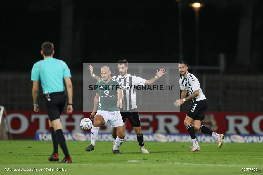 Adam Jabiri, sport, action, Willy-Sachs-Stadion, Schweinfurt, Saison 2023/2024, SVW, SV Wacker Burghausen, Regionalliga Bayern, Fussball, FCS, BFV, 9. Spieltag, 1. FC Schweinfurt 1905, 08.09.2023 - Bild-ID: 2377935
