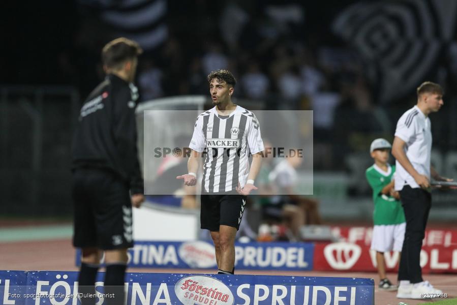 Edin Hyseni, sport, action, Willy-Sachs-Stadion, Schweinfurt, Saison 2023/2024, SVW, SV Wacker Burghausen, Regionalliga Bayern, Fussball, FCS, BFV, 9. Spieltag, 1. FC Schweinfurt 1905, 08.09.2023 - Bild-ID: 2377938