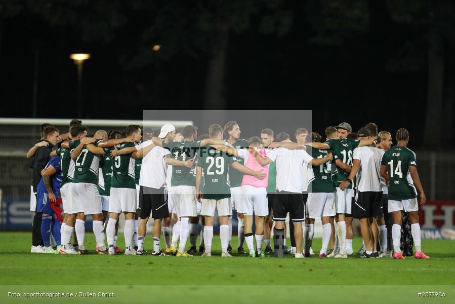 Team, Mannschaftskreis, sport, action, Willy-Sachs-Stadion, Schweinfurt, Saison 2023/2024, SVW, SV Wacker Burghausen, Regionalliga Bayern, Fussball, FCS, BFV, 9. Spieltag, 1. FC Schweinfurt 1905, 08.09.2023 - Bild-ID: 2377986