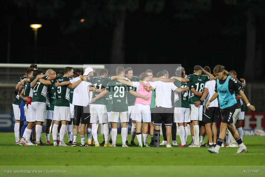 Team, Mannschaftskreis, sport, action, Willy-Sachs-Stadion, Schweinfurt, Saison 2023/2024, SVW, SV Wacker Burghausen, Regionalliga Bayern, Fussball, FCS, BFV, 9. Spieltag, 1. FC Schweinfurt 1905, 08.09.2023 - Bild-ID: 2377987