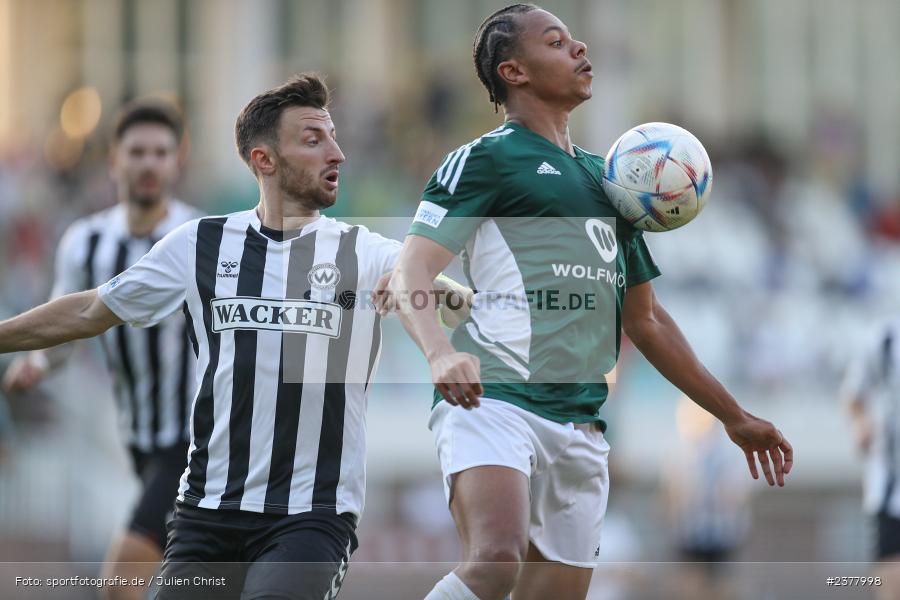 Dominik Ngatie, sport, action, Willy-Sachs-Stadion, Schweinfurt, Saison 2023/2024, SVW, SV Wacker Burghausen, Regionalliga Bayern, Fussball, FCS, BFV, 9. Spieltag, 1. FC Schweinfurt 1905, 08.09.2023 - Bild-ID: 2377998