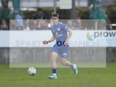 Fotos von Würzburger FV - SSV Jahn Regensburg II auf sportfotografie.de