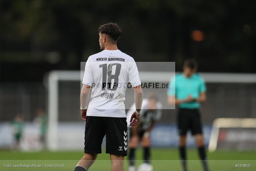 Edin Hyseni, sport, action, Willy-Sachs-Stadion, Schweinfurt, Saison 2023/2024, SVW, SV Wacker Burghausen, Regionalliga Bayern, Fussball, FCS, BFV, 9. Spieltag, 1. FC Schweinfurt 1905, 08.09.2023 - Bild-ID: 2378021