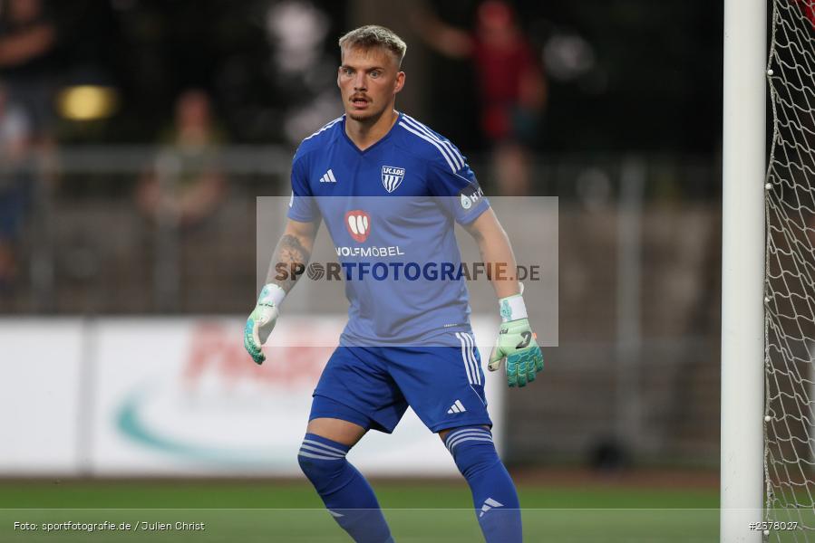 Lukas Wenzel, sport, action, Willy-Sachs-Stadion, Schweinfurt, Saison 2023/2024, SVW, SV Wacker Burghausen, Regionalliga Bayern, Fussball, FCS, BFV, 9. Spieltag, 1. FC Schweinfurt 1905, 08.09.2023 - Bild-ID: 2378027