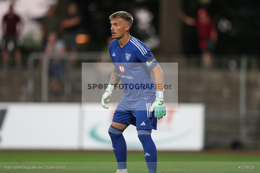 Lukas Wenzel, sport, action, Willy-Sachs-Stadion, Schweinfurt, Saison 2023/2024, SVW, SV Wacker Burghausen, Regionalliga Bayern, Fussball, FCS, BFV, 9. Spieltag, 1. FC Schweinfurt 1905, 08.09.2023 - Bild-ID: 2378028