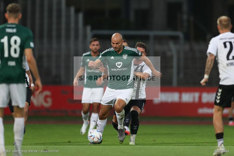Adam Jabiri, sport, action, Willy-Sachs-Stadion, Schweinfurt, Saison 2023/2024, SVW, SV Wacker Burghausen, Regionalliga Bayern, Fussball, FCS, BFV, 9. Spieltag, 1. FC Schweinfurt 1905, 08.09.2023 - Bild-ID: 2378054