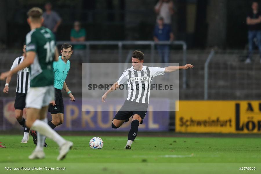 Dennis Schmutz, sport, action, Willy-Sachs-Stadion, Schweinfurt, Saison 2023/2024, SVW, SV Wacker Burghausen, Regionalliga Bayern, Fussball, FCS, BFV, 9. Spieltag, 1. FC Schweinfurt 1905, 08.09.2023 - Bild-ID: 2378060