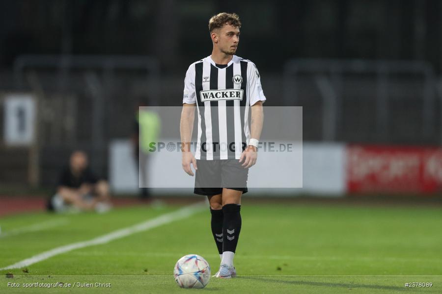Denis Ade, sport, action, Willy-Sachs-Stadion, Schweinfurt, Saison 2023/2024, SVW, SV Wacker Burghausen, Regionalliga Bayern, Fussball, FCS, BFV, 9. Spieltag, 1. FC Schweinfurt 1905, 08.09.2023 - Bild-ID: 2378089