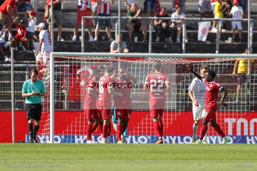 Team, Saliou Sané, AKON Arena, Würzburg, 09.09.2023, sport, action, BFV, Fussball, Saison 2023/2024, 9. Spieltag, Regionalliga Bayern, SGF, FWK, SpVgg Greuther Fürth II, FC Würzburger Kickers - Bild-ID: 2378398