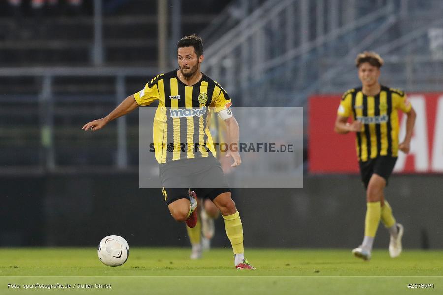 Edwin Schwarz, FLYERALARM Arena, Würzburg, 12.09.2023, sport, action, BFV, Fussball, Saison 2023/2024, Achtelfinale, Toto-Pokal, BAY, FWK, SpVgg Bayreuth, FC Würzburger Kickers - Bild-ID: 2378991