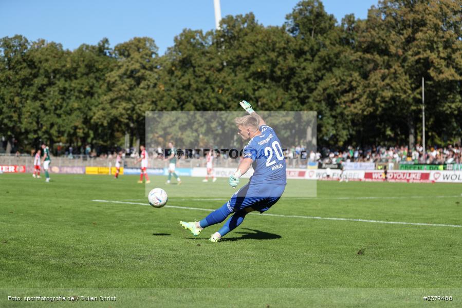 Lukas Wenzel, Willy-Sachs-Stadion, Schweinfurt, 16.09.2023, sport, action, BFV, Fussball, Saison 2023/2024, 10. Spieltag, Regionalliga Bayern, FCB, FCS, FC Bayern München II, 1. FC Schweinfurt 1905 - Bild-ID: 2379488