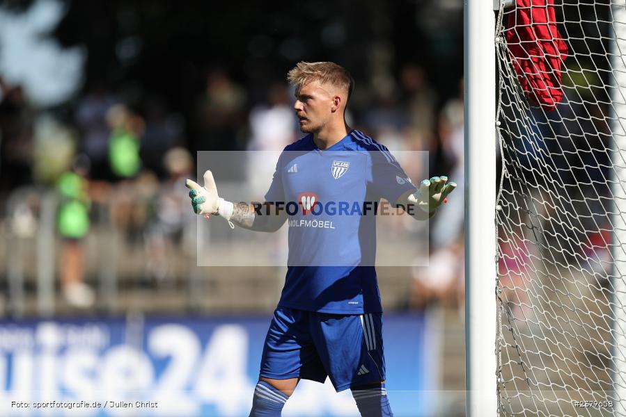 Lukas Wenzel, Willy-Sachs-Stadion, Schweinfurt, 16.09.2023, sport, action, BFV, Fussball, Saison 2023/2024, 10. Spieltag, Regionalliga Bayern, FCB, FCS, FC Bayern München II, 1. FC Schweinfurt 1905 - Bild-ID: 2379658