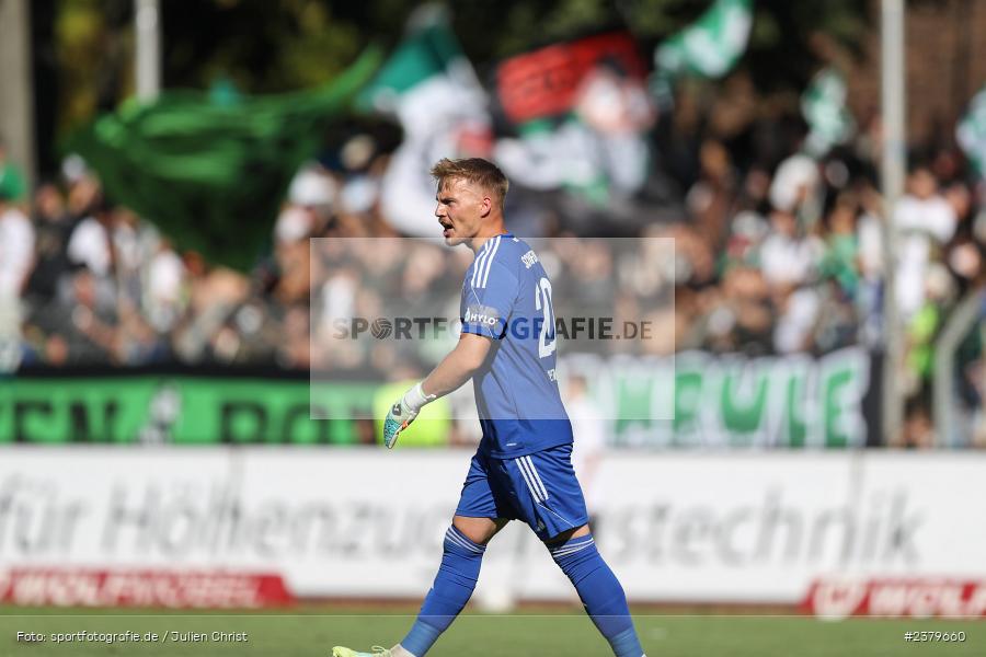 Lukas Wenzel, Willy-Sachs-Stadion, Schweinfurt, 16.09.2023, sport, action, BFV, Fussball, Saison 2023/2024, 10. Spieltag, Regionalliga Bayern, FCB, FCS, FC Bayern München II, 1. FC Schweinfurt 1905 - Bild-ID: 2379660