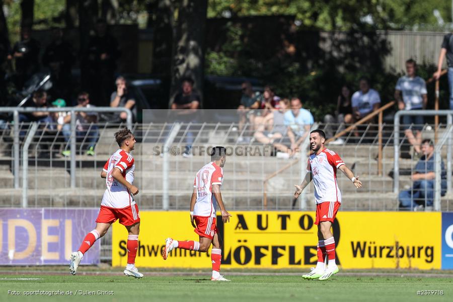 Team, Dion Berisha, Willy-Sachs-Stadion, Schweinfurt, 16.09.2023, sport, action, BFV, Fussball, Saison 2023/2024, 10. Spieltag, Regionalliga Bayern, FCB, FCS, FC Bayern München II, 1. FC Schweinfurt 1905 - Bild-ID: 2379718
