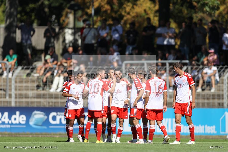Team, Dion Berisha, Willy-Sachs-Stadion, Schweinfurt, 16.09.2023, sport, action, BFV, Fussball, Saison 2023/2024, 10. Spieltag, Regionalliga Bayern, FCB, FCS, FC Bayern München II, 1. FC Schweinfurt 1905 - Bild-ID: 2379726