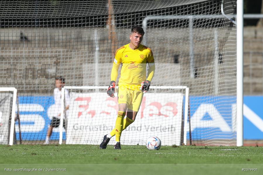 Manuel Kainz, Willy-Sachs-Stadion, Schweinfurt, 16.09.2023, sport, action, BFV, Fussball, Saison 2023/2024, 10. Spieltag, Regionalliga Bayern, FCB, FCS, FC Bayern München II, 1. FC Schweinfurt 1905 - Bild-ID: 2379901