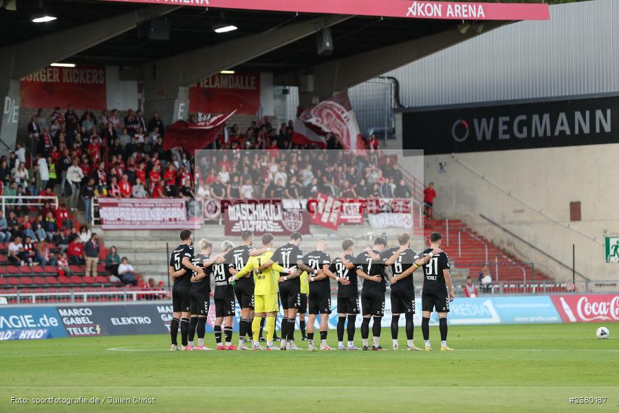 sport, action, Würzburg, Saison 2023/2024, SVW, SV Wacker Burghausen, Regionalliga Bayern, Fussball, FWK, FC Würzburger Kickers, BFV, AKON Arena, 22.09.2023, 11. Spieltag - Bild-ID: 2380187