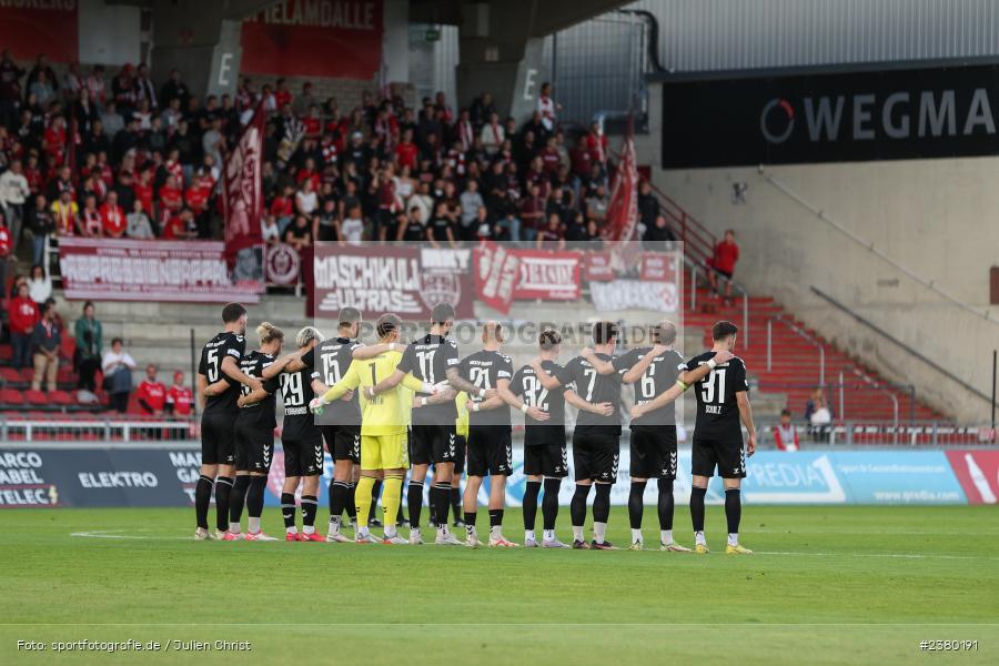 sport, action, Würzburg, Saison 2023/2024, SVW, SV Wacker Burghausen, Regionalliga Bayern, Fussball, FWK, FC Würzburger Kickers, BFV, AKON Arena, 22.09.2023, 11. Spieltag - Bild-ID: 2380191