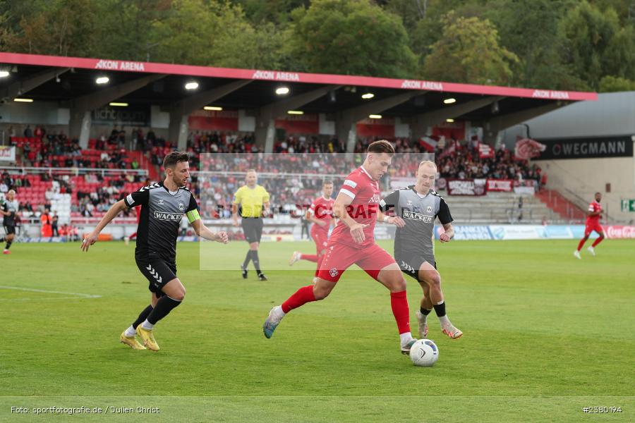 Marius Wegmann, sport, action, Würzburg, Saison 2023/2024, SVW, SV Wacker Burghausen, Regionalliga Bayern, Fussball, FWK, FC Würzburger Kickers, BFV, AKON Arena, 22.09.2023, 11. Spieltag - Bild-ID: 2380194