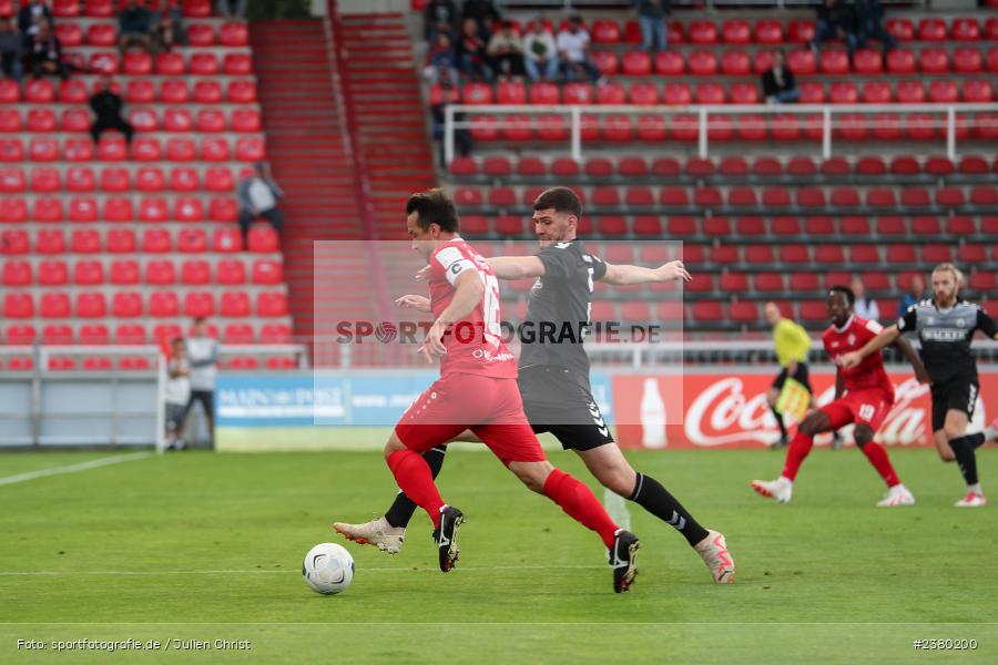 Peter Kurzweg, sport, action, Würzburg, Saison 2023/2024, SVW, SV Wacker Burghausen, Regionalliga Bayern, Fussball, FWK, FC Würzburger Kickers, BFV, AKON Arena, 22.09.2023, 11. Spieltag - Bild-ID: 2380200