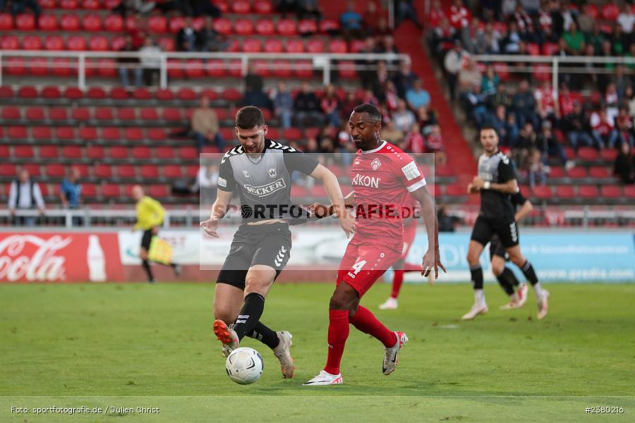 Saliou Sané, sport, action, Würzburg, Saison 2023/2024, SVW, SV Wacker Burghausen, Regionalliga Bayern, Fussball, FWK, FC Würzburger Kickers, BFV, AKON Arena, 22.09.2023, 11. Spieltag - Bild-ID: 2380216