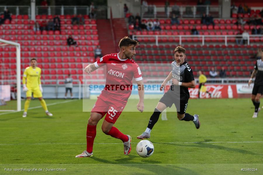 Dominik Meisel, sport, action, Würzburg, Saison 2023/2024, SVW, SV Wacker Burghausen, Regionalliga Bayern, Fussball, FWK, FC Würzburger Kickers, BFV, AKON Arena, 22.09.2023, 11. Spieltag - Bild-ID: 2380224