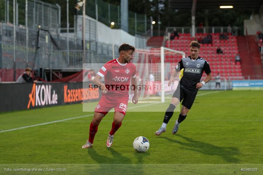 Dominik Meisel, sport, action, Würzburg, Saison 2023/2024, SVW, SV Wacker Burghausen, Regionalliga Bayern, Fussball, FWK, FC Würzburger Kickers, BFV, AKON Arena, 22.09.2023, 11. Spieltag - Bild-ID: 2380225