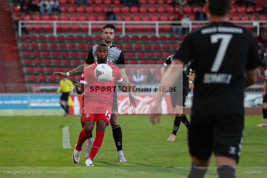 Saliou Sané, sport, action, Würzburg, Saison 2023/2024, SVW, SV Wacker Burghausen, Regionalliga Bayern, Fussball, FWK, FC Würzburger Kickers, BFV, AKON Arena, 22.09.2023, 11. Spieltag - Bild-ID: 2380229