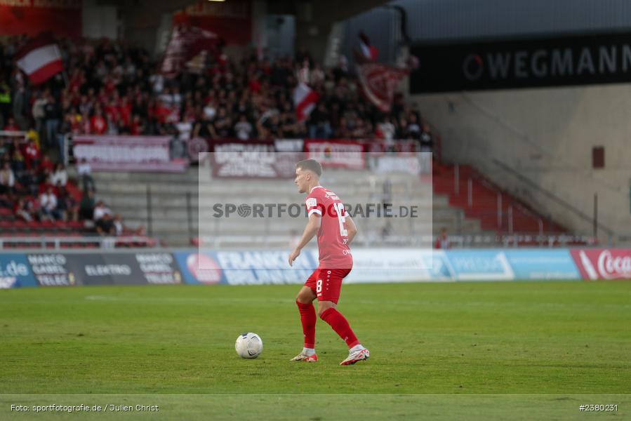 Maximilian Zaiser, sport, action, Würzburg, Saison 2023/2024, SVW, SV Wacker Burghausen, Regionalliga Bayern, Fussball, FWK, FC Würzburger Kickers, BFV, AKON Arena, 22.09.2023, 11. Spieltag - Bild-ID: 2380231