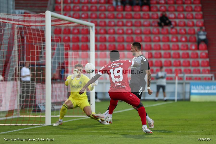 Benjika Caciel, sport, action, Würzburg, Saison 2023/2024, SVW, SV Wacker Burghausen, Regionalliga Bayern, Fussball, FWK, FC Würzburger Kickers, BFV, AKON Arena, 22.09.2023, 11. Spieltag - Bild-ID: 2380234