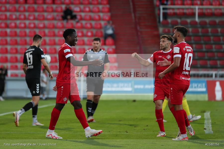 Benjika Caciel, sport, action, Würzburg, Saison 2023/2024, SVW, SV Wacker Burghausen, Regionalliga Bayern, Fussball, FWK, FC Würzburger Kickers, BFV, AKON Arena, 22.09.2023, 11. Spieltag - Bild-ID: 2380236