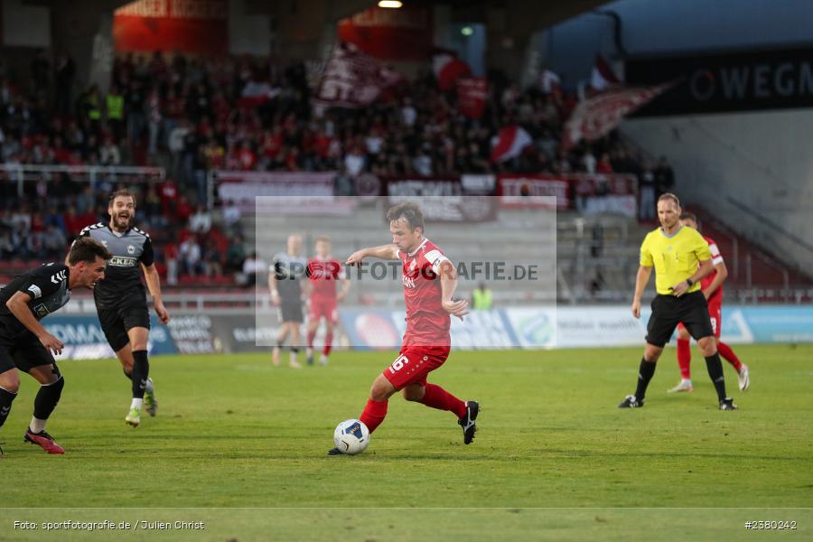 Peter Kurzweg, sport, action, Würzburg, Saison 2023/2024, SVW, SV Wacker Burghausen, Regionalliga Bayern, Fussball, FWK, FC Würzburger Kickers, BFV, AKON Arena, 22.09.2023, 11. Spieltag - Bild-ID: 2380242 Peter Kurzweg, sport, action, Würzburg, Saison 2023/2024, SVW, SV Wacker Burghausen, Regionalliga Bayern, Fussball, FWK, FC Würzburger Kickers, BFV, AKON Arena, 22.09.2023, 11. Spieltag - Bild-ID: 2380242