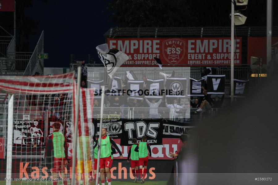 sport, action, Würzburg, Saison 2023/2024, SVW, SV Wacker Burghausen, Regionalliga Bayern, Fussball, FWK, FC Würzburger Kickers, BFV, AKON Arena, 22.09.2023, 11. Spieltag - Bild-ID: 2380272