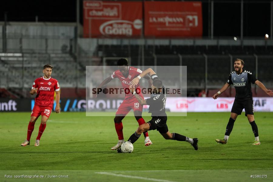 Benjika Caciel, sport, action, Würzburg, Saison 2023/2024, SVW, SV Wacker Burghausen, Regionalliga Bayern, Fussball, FWK, FC Würzburger Kickers, BFV, AKON Arena, 22.09.2023, 11. Spieltag - Bild-ID: 2380275