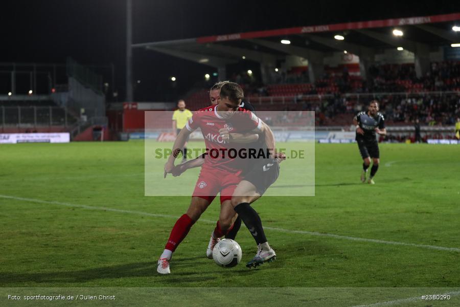 Tim Kraus, sport, action, Würzburg, Saison 2023/2024, SVW, SV Wacker Burghausen, Regionalliga Bayern, Fussball, FWK, FC Würzburger Kickers, BFV, AKON Arena, 22.09.2023, 11. Spieltag - Bild-ID: 2380290