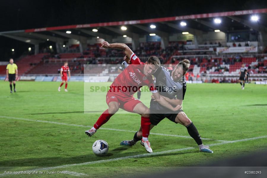 Tim Kraus, sport, action, Würzburg, Saison 2023/2024, SVW, SV Wacker Burghausen, Regionalliga Bayern, Fussball, FWK, FC Würzburger Kickers, BFV, AKON Arena, 22.09.2023, 11. Spieltag - Bild-ID: 2380293
