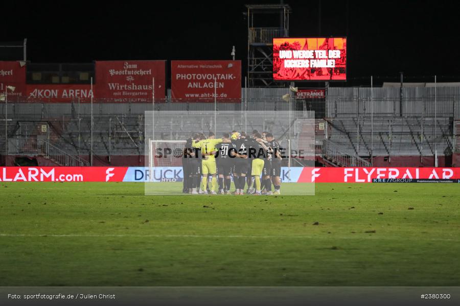 Mannschaftskreis, sport, action, Würzburg, Saison 2023/2024, SVW, SV Wacker Burghausen, Regionalliga Bayern, Fussball, FWK, FC Würzburger Kickers, BFV, AKON Arena, 22.09.2023, 11. Spieltag - Bild-ID: 2380300